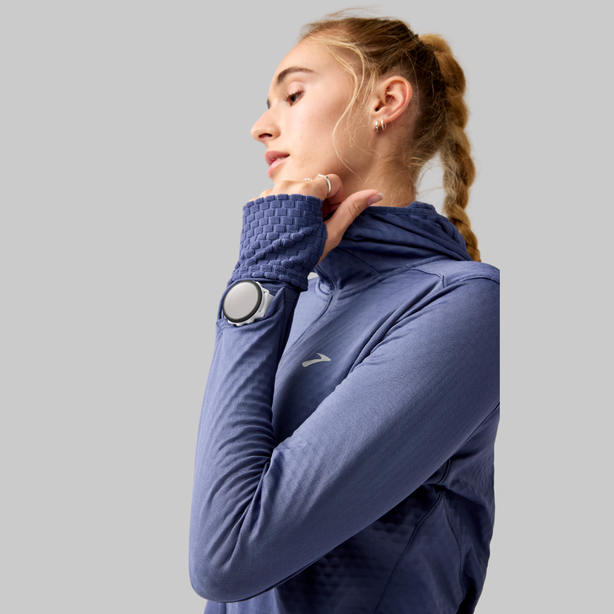 BROOKS WOMEN'S NOTCH THERMAL HOODIE 3.0 - NIGHTSHADOW
