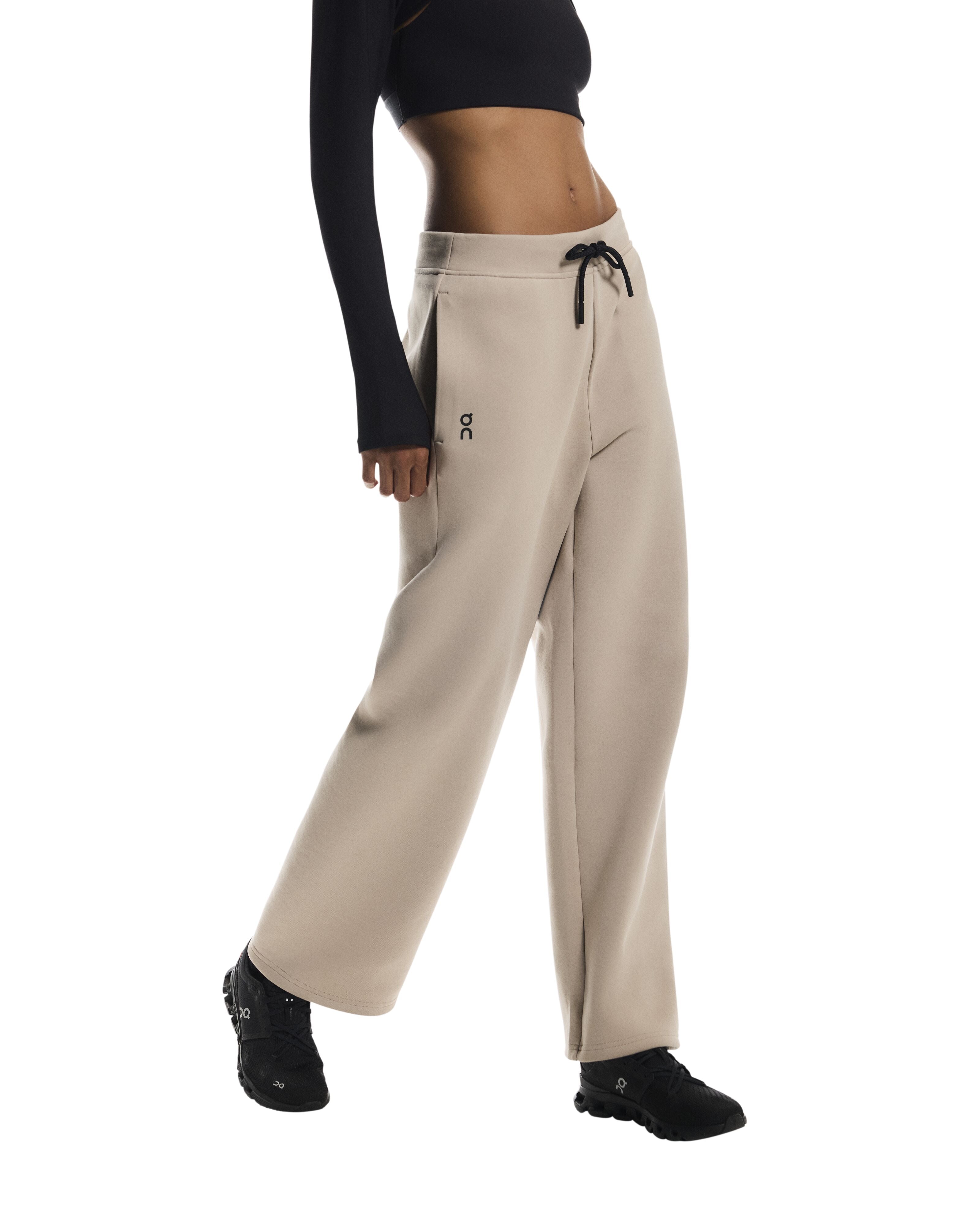 WOMEN'S FOCUS TECH SWEATPANTS - DESERT | Performance Running