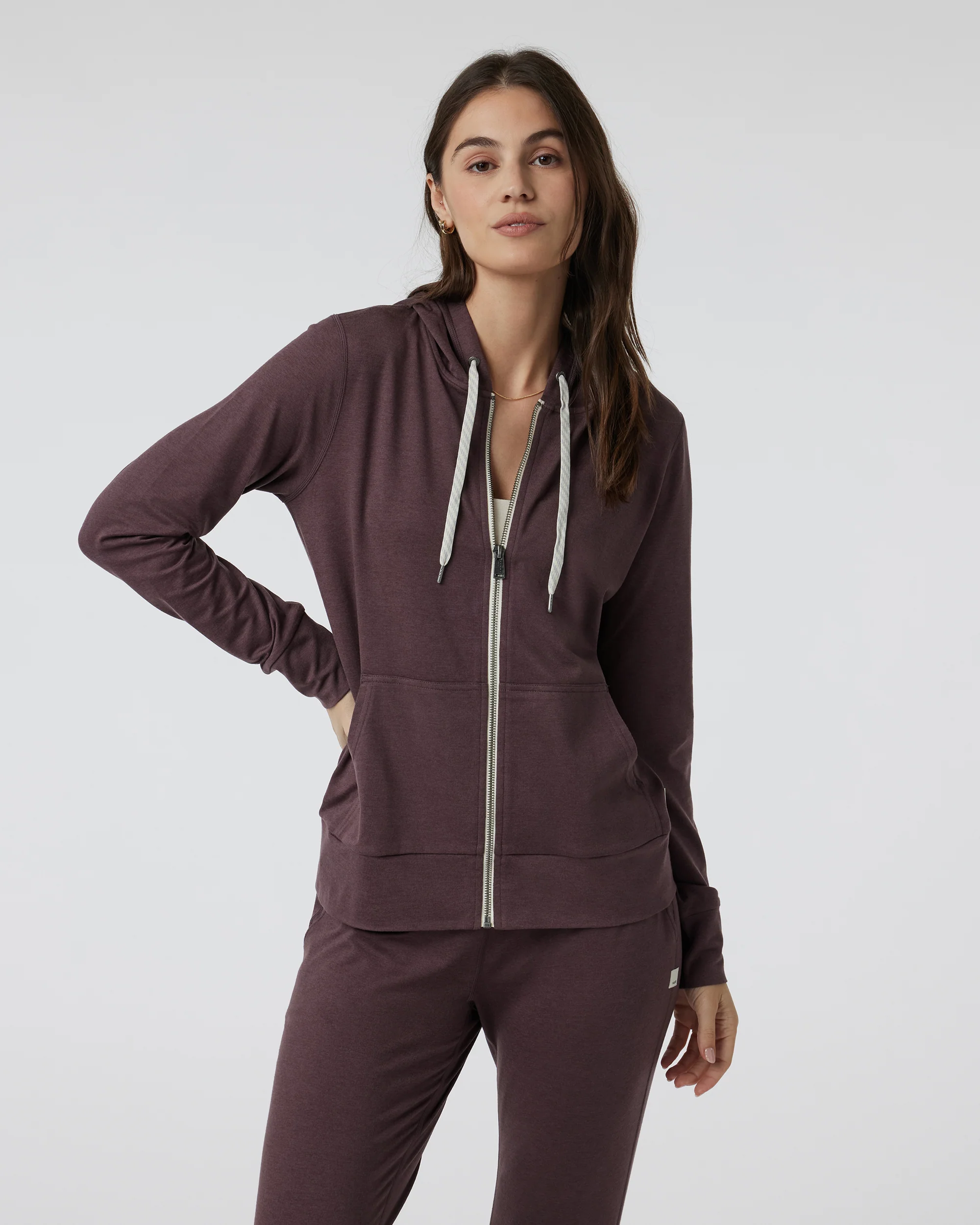 VUORI WOMEN'S HALO PERFORMANCE HOODIE 2.0 - HEY ELDERBERRY HEATHER 