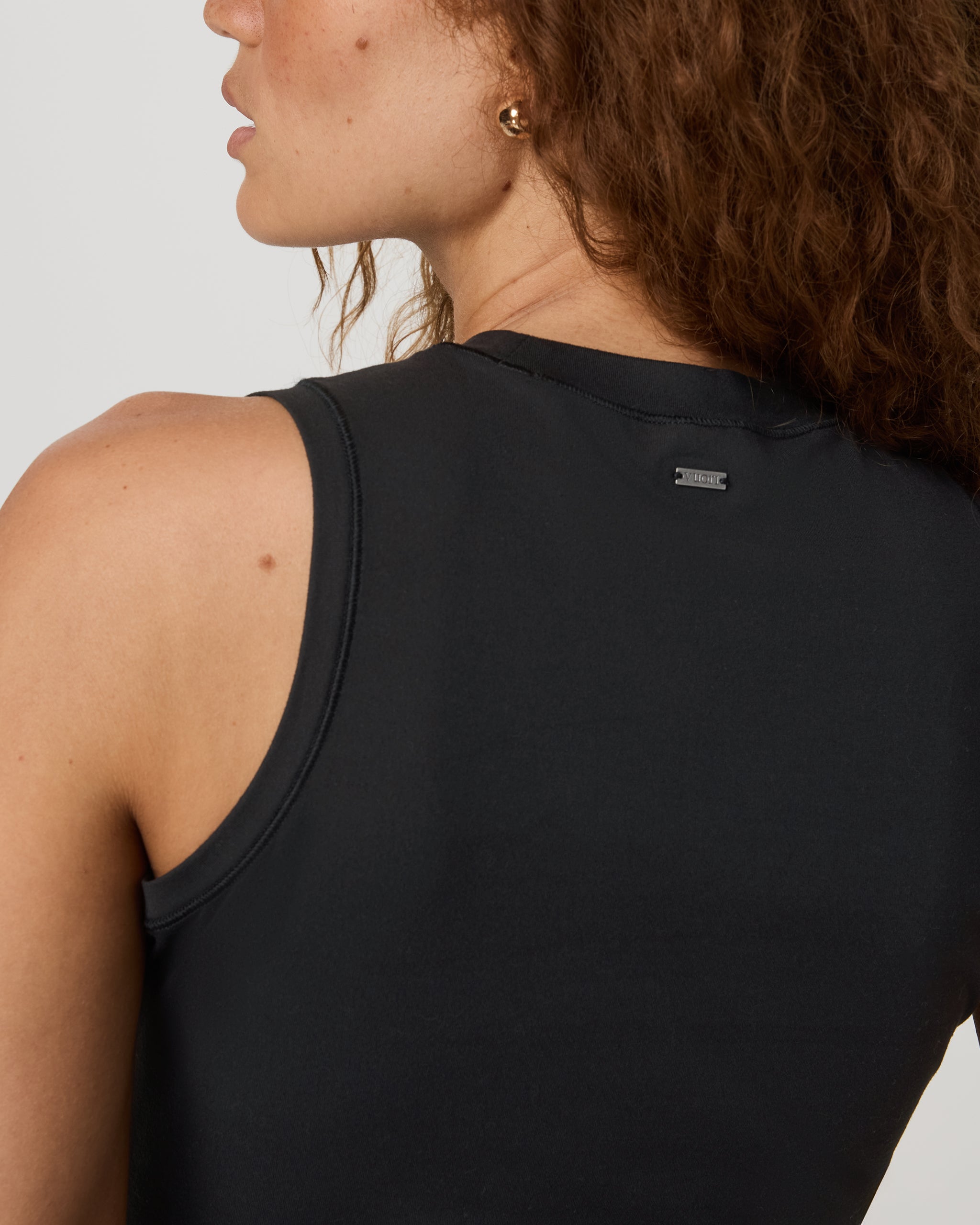 VUORI WOMEN'S HALO MUSCLE TANK - SOLID BLACK