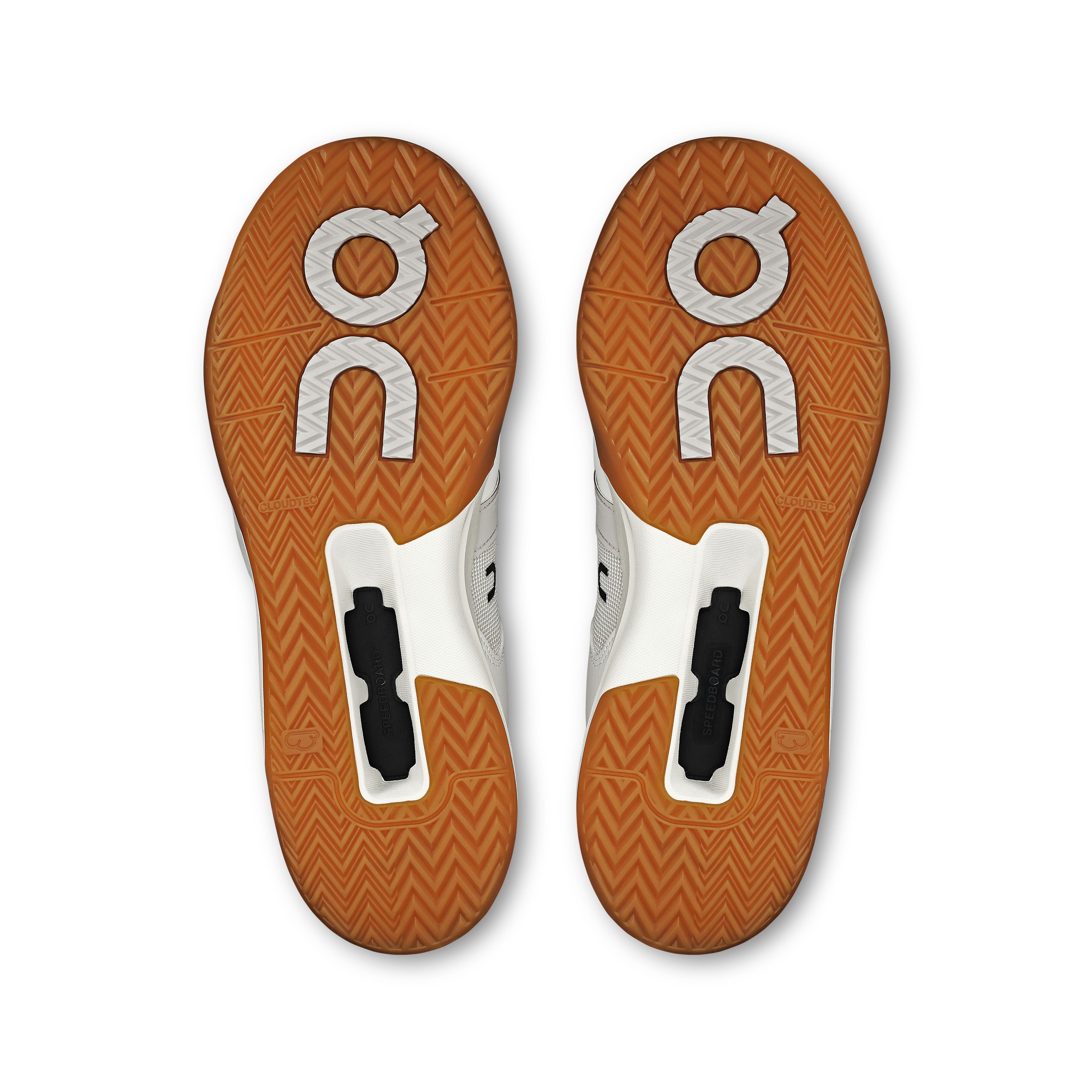 ON RUNNING MEN'S ROGER CLUBHOUSE PRO - D - IVORY/FLAME