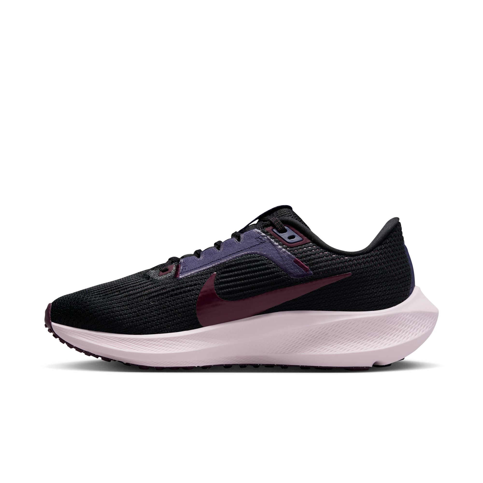 Nike night deals running shoes